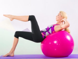 Pilates scissors sur fitball